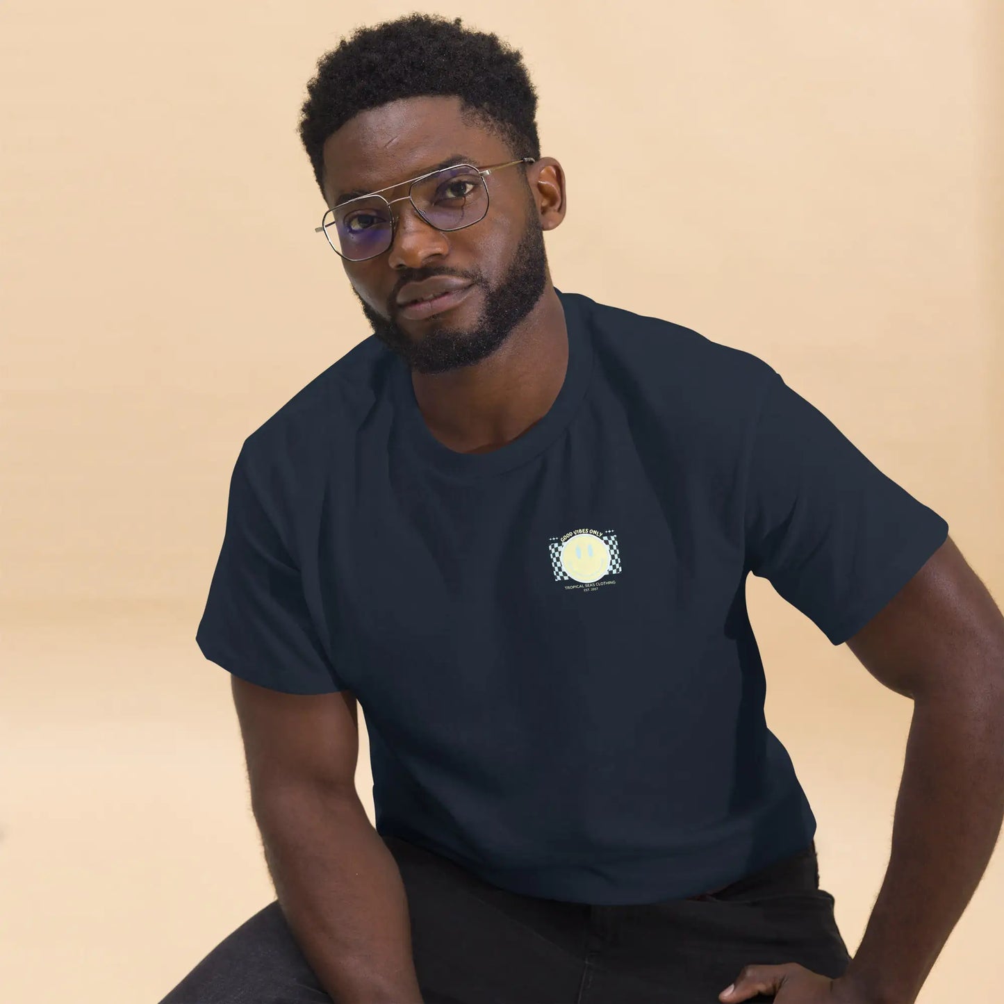 T-shirt classica da uomo con faccina sorridente "Good Vibes"
