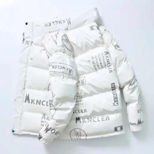 Chaqueta cálida con capucha para niño