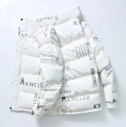 Chaqueta cálida con capucha para niño